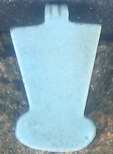 Blue glaze with an edge grooved around the thickness menat counterpoise