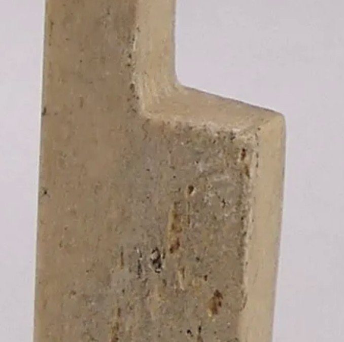 bone isis throne amulet