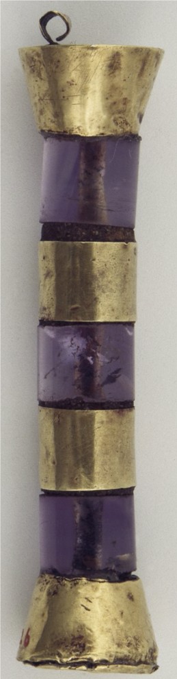 Gold and amethyst cylindrical case Gold and amethyst cylindrical case