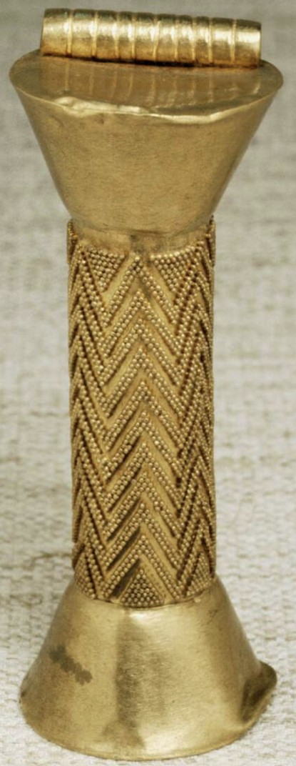 Granulated gold cylindrical case Granulated gold cylindrical case