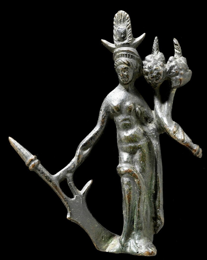 Isis/Hathor rare representations 1 - Copper alloy figurine of Isis/Hathor rare representations 1 - Copper alloy figurine of