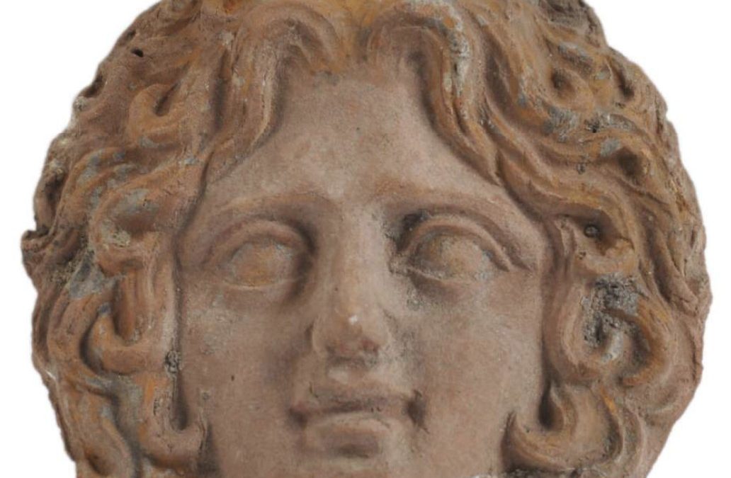 Medusa head coffin-fitting - Terracotta coffin-fitting