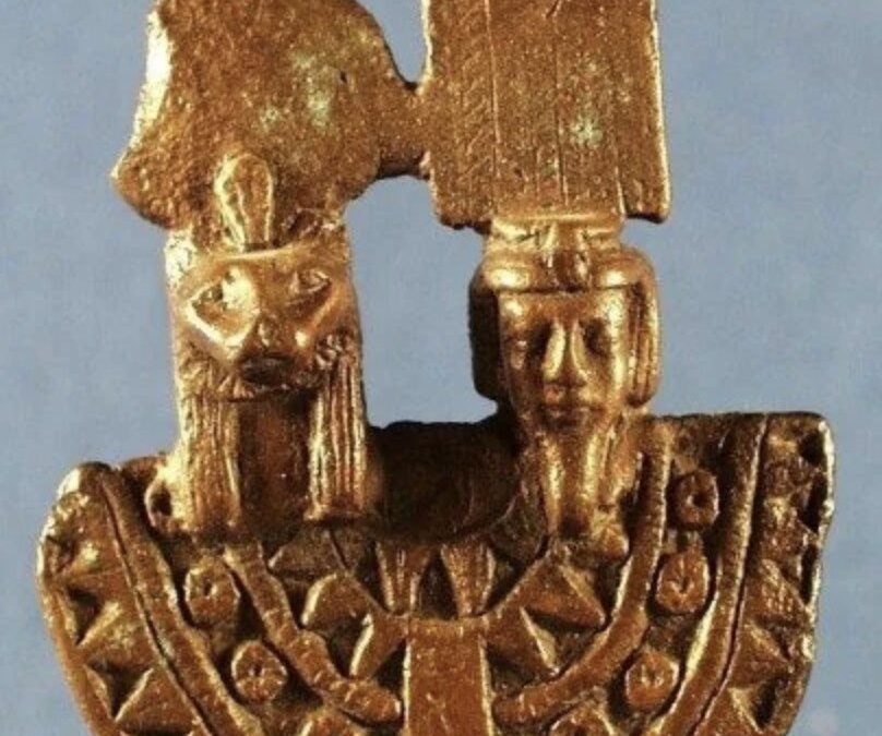 Gold amulet of Mekhit and Onuris