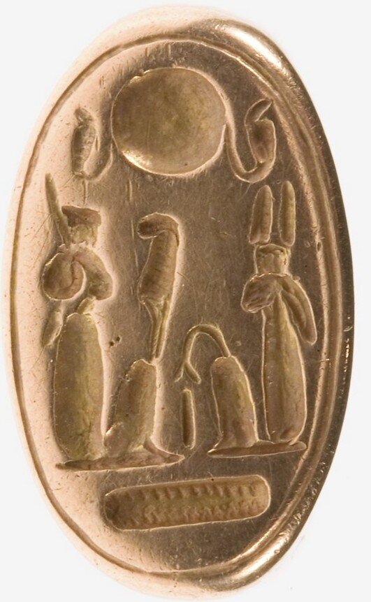 Gold ring bezel of Shu and Tefnut Gold ring bezel of Shu and Tefnut